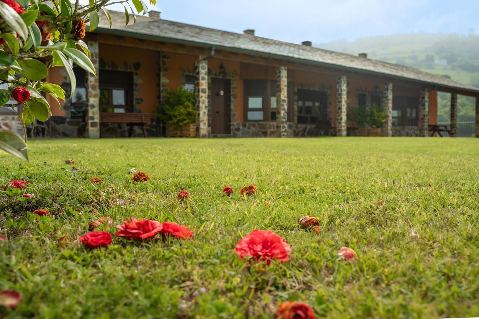 Rurales El Fresnu Apartment *